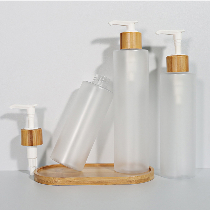 Bouteilles en plastique en bambou givrées de shampooing d'animal familier de pompe de jet avec le couvercle 120ml Bouteilles en plastique en bambou givrées de shampooing d'animal familier de pompe de jet avec le couvercle 120ml