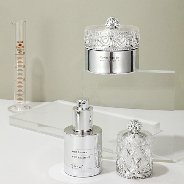 L'équilibre délicat dans la conception des flacons de parfum en verre : la fusion de l'aspect pratique et de l'art.