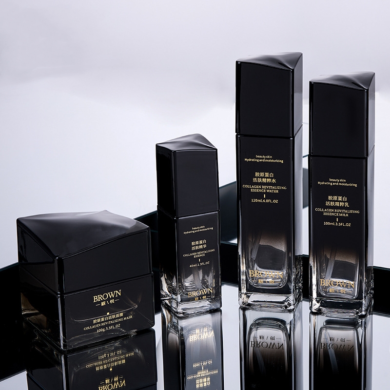 Pot crème en verre carré unique avec conception de couvercle surélevée pour l'emballage cosmétique