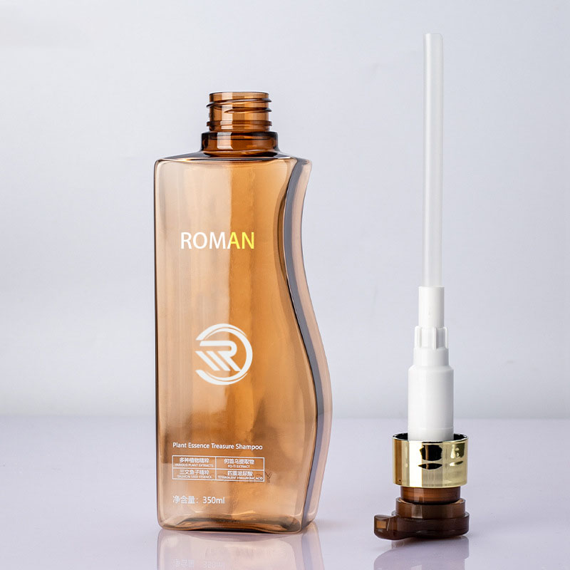 Bouteille de lotion pour le corps vide en plastique pour animaux de compagnie ambre en forme de courbe fiable de 350 ml 500 ml avec pompe pour le soin des cheveux, shampoing, revitalisant ou crème pour le visage Bouteille de lotion pour le corps vide en plastique pour animaux de compagnie ambre en forme de courbe fiable de 350 ml 500 ml avec pompe pour le soin des cheveux, shampoing, revitalisant ou crème pour le visage