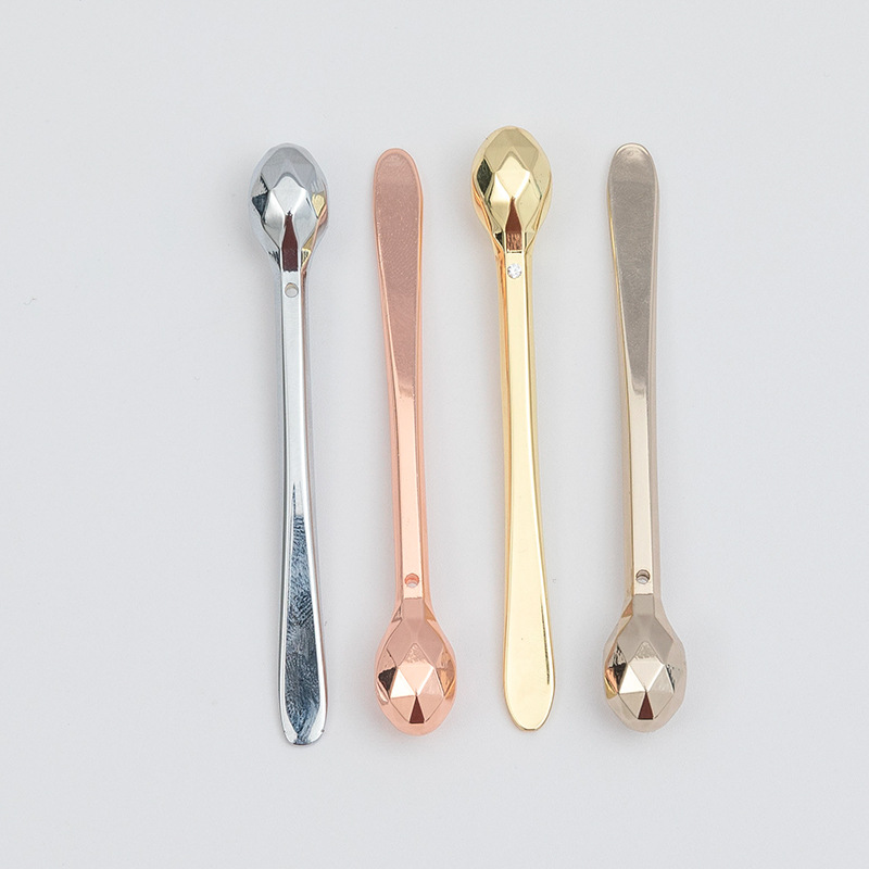 Conception unique en forme de diamant de bâtonnets de crème pour les yeux en alliage de zinc Conception unique en forme de diamant de bâtonnets de crème pour les yeux en alliage de zinc